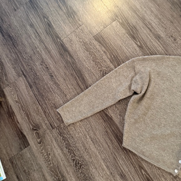 Things Between Cardigan - Picture 2 of 6